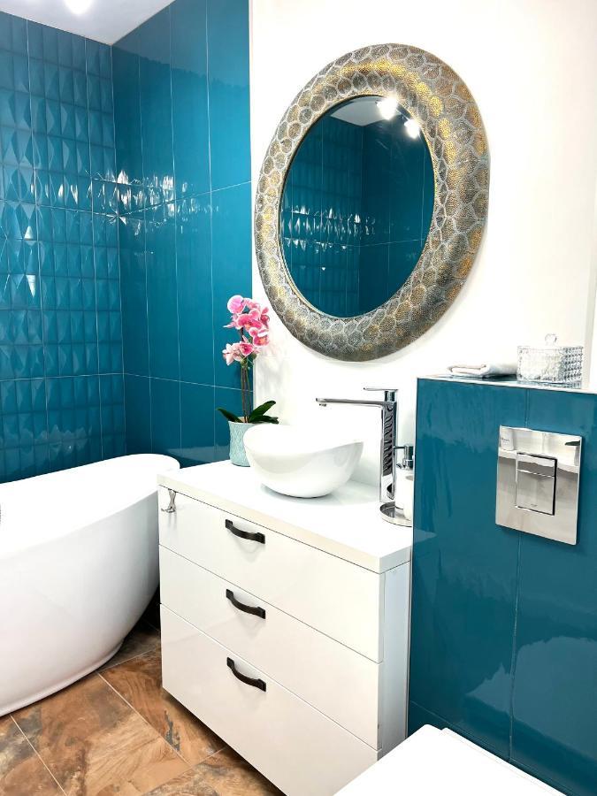 Sky View - Luxury Apartament - Sanador Victoriei 부쿠레슈티 외부 사진
