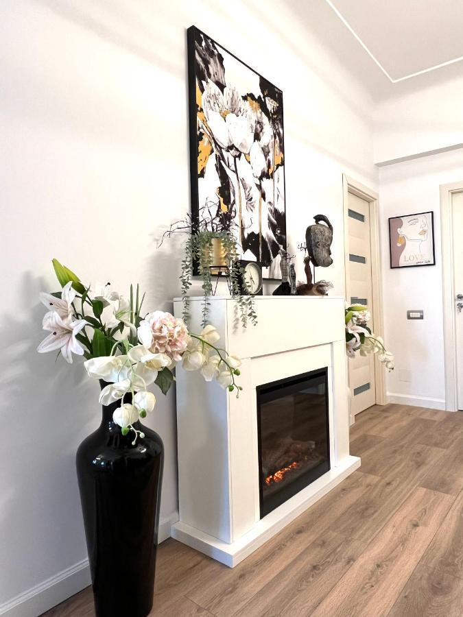 Sky View - Luxury Apartament - Sanador Victoriei 부쿠레슈티 외부 사진