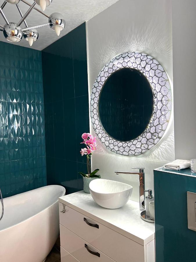 Sky View - Luxury Apartament - Sanador Victoriei 부쿠레슈티 외부 사진