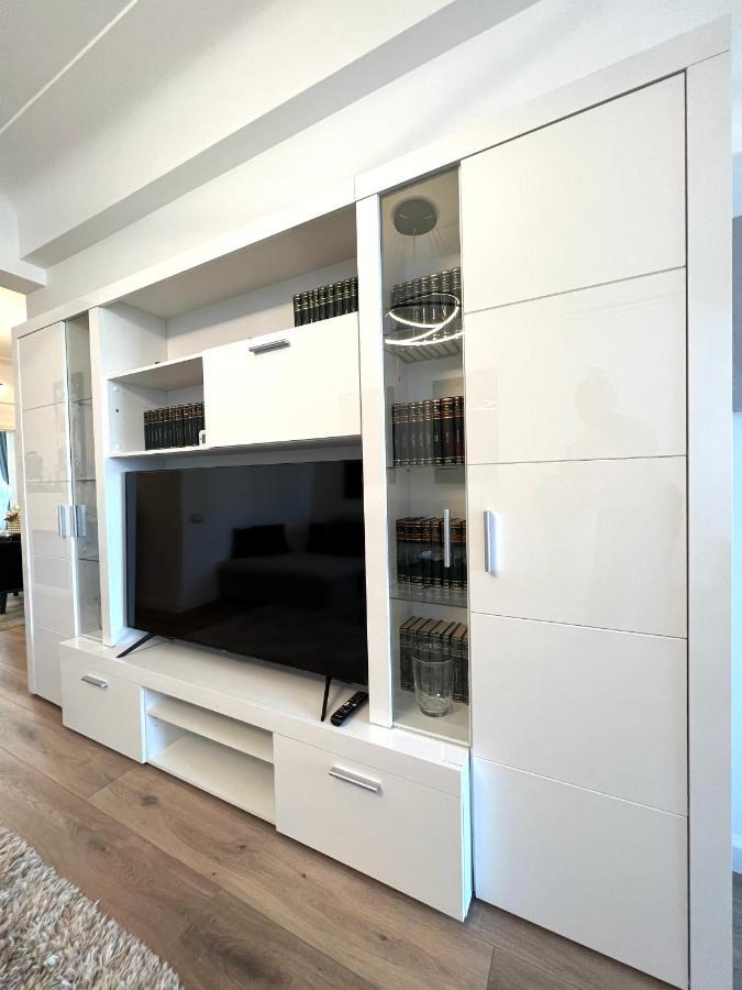 Sky View - Luxury Apartament - Sanador Victoriei 부쿠레슈티 외부 사진
