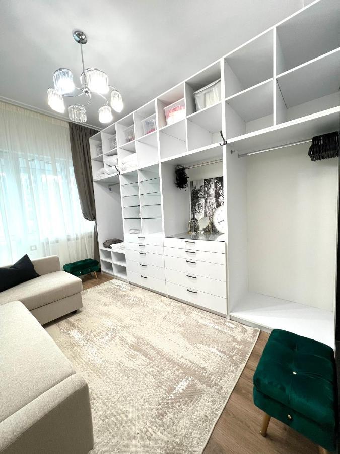 Sky View - Luxury Apartament - Sanador Victoriei 부쿠레슈티 외부 사진